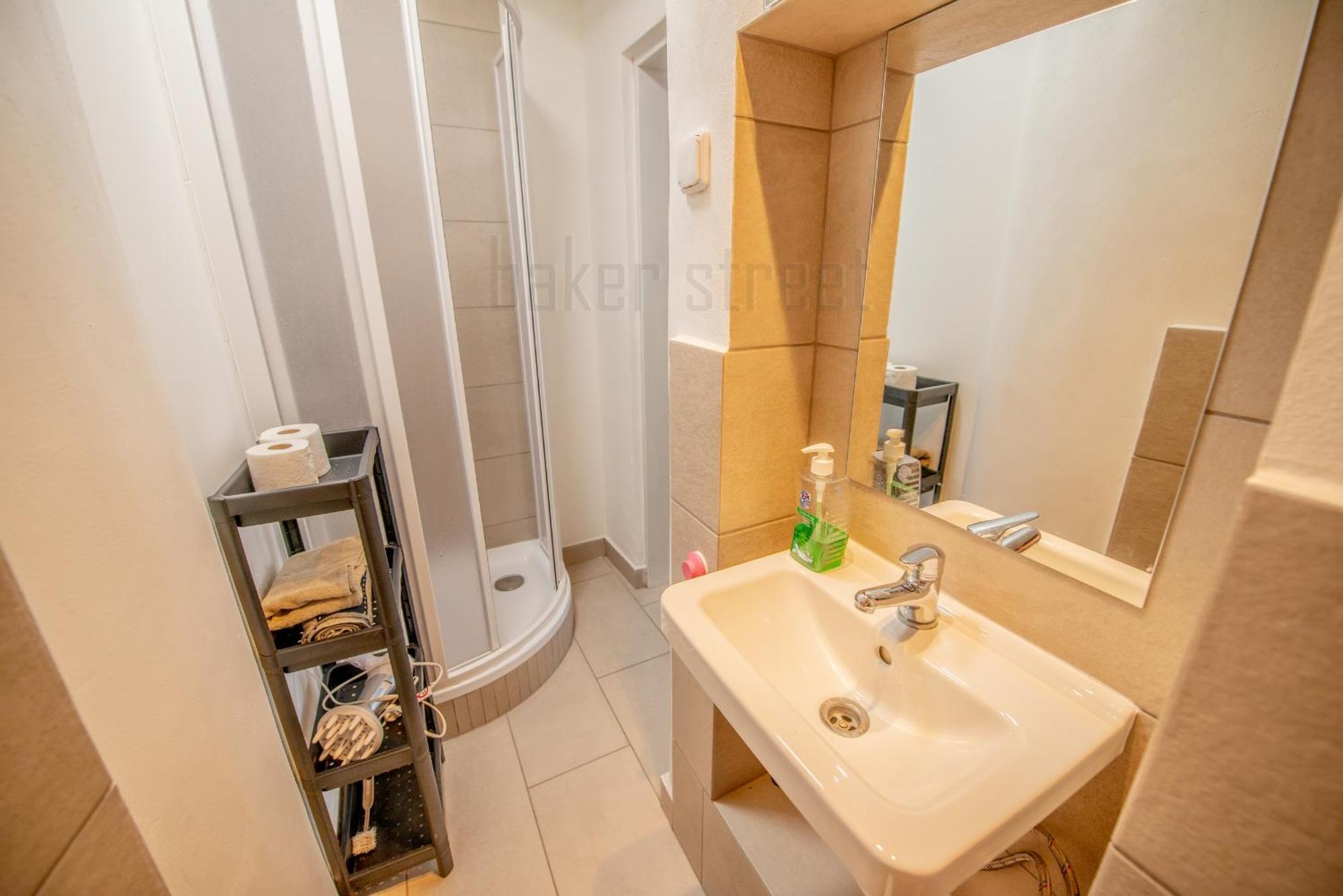 Cozy Apartment Close To Palmovka Прага Екстер'єр фото
